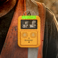 IP65 등급과 경량 설계로 착용 부담 최소화.